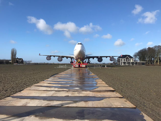 Corendon_Boeing_747_4