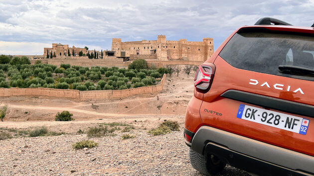 Met de Dacia Duster in het woestijnlandschap van Marocco