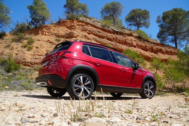 peugeot_2008_gtline_red