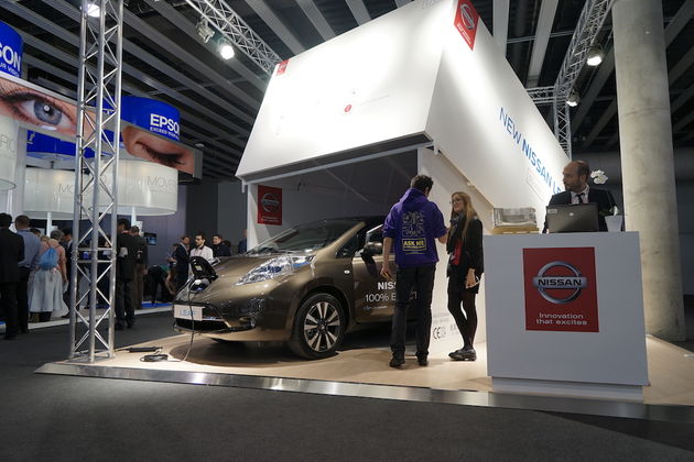 Mobile_World_Congress_2016_NIssan_Leaf