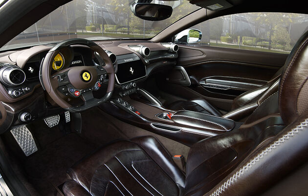Het interieur van de Ferrari BR20