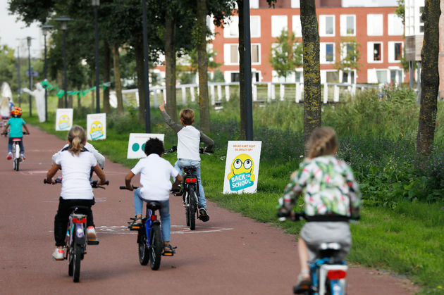 Fietsende_oogtest_Kinderen_Op_fiets