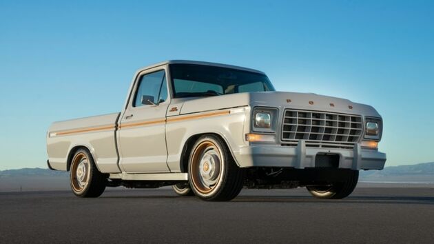 De elektrische uitvoering van de 44 jaar oude Ford F-100 pickup (foto: Ford Performance)