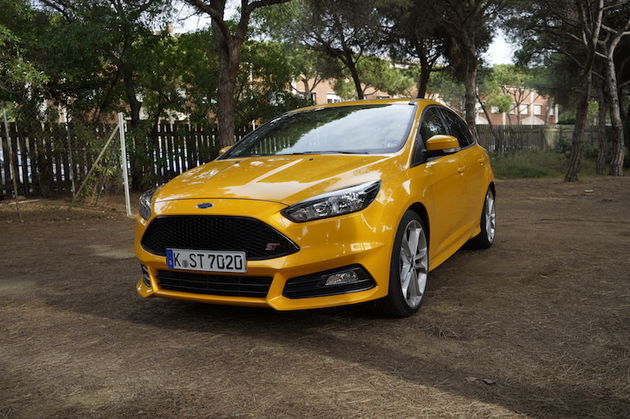 Ford_Focus_ST_yellow3