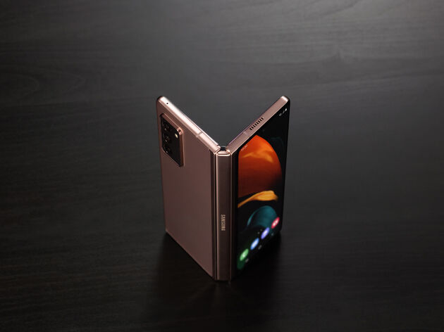 Galaxy Z Fold2, ondanks z`n forse afmetingen blijft het een fraai design