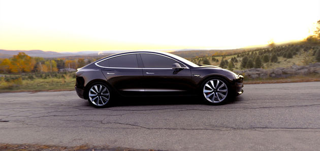 Tesla`s Model 3, binnenkort op straat te zien.