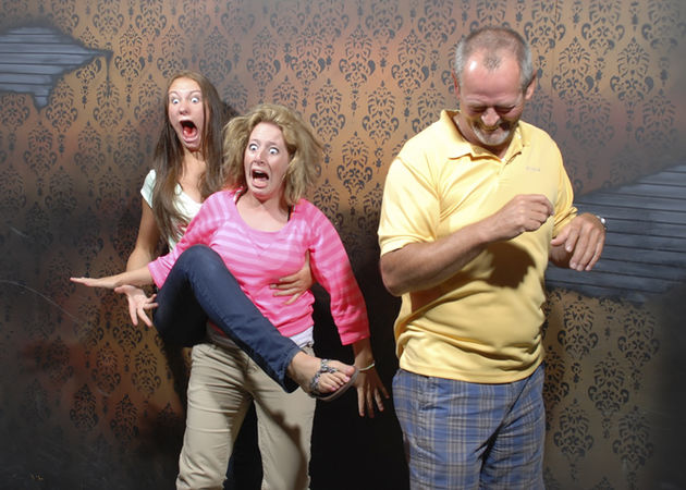 haunted-house-reactions-nightmare-fear-factory-canada-15-59e08580ac02c__880