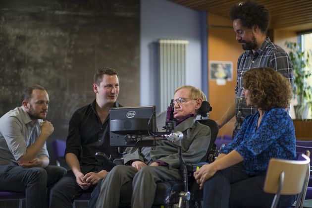 Hawking en zijn team.