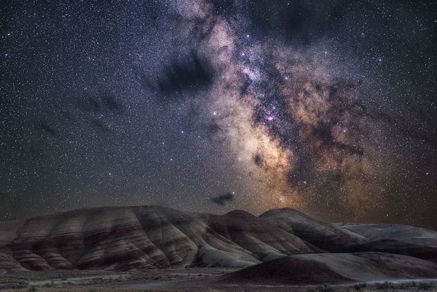 Melkweg vanaf Painted Hills, Oregon. Fotocredits: Nicholas Roemmelt.