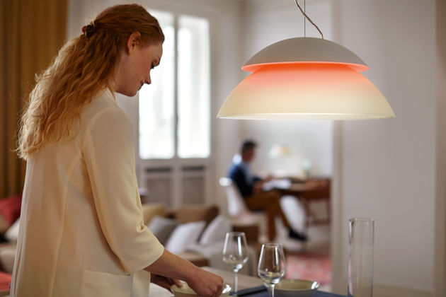 Hue-Beyond-lifestyle_Pendant-Light-at-dining-table