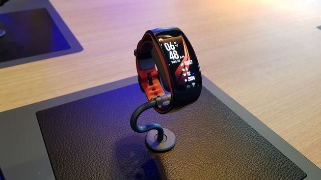 <i>De Gear Fit2 Pro</i>