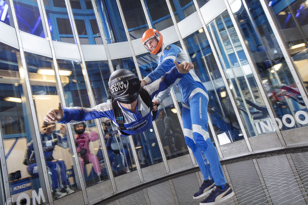 Indoor Skydive VR altijd met begeleiding van een instructeur, veilig en leuk