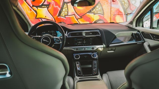 interieur-jaguar-i-pace.jpeg