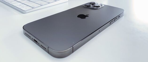 iphone12-header.jpeg