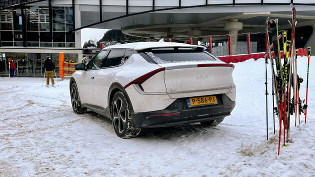 Onze EV6 onderaan de dalafdaling in Ischgl