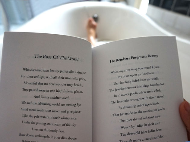 In bad met een goed boek, relaxing!