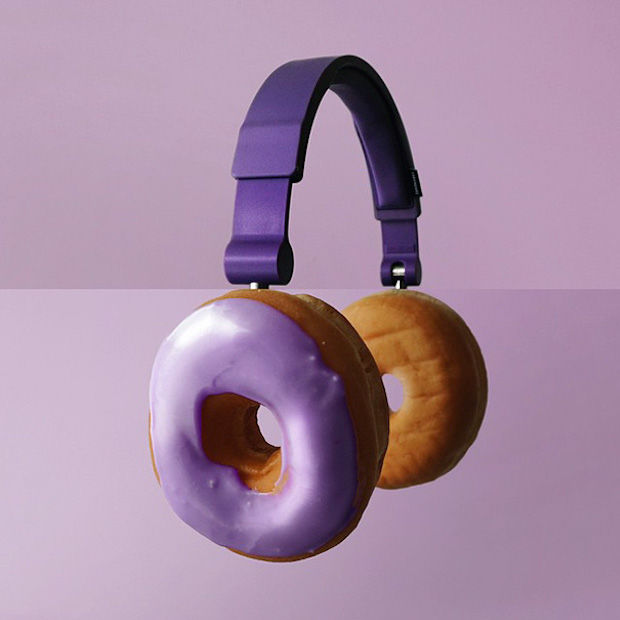 <em>Koptelefoon + donuts<\/em>