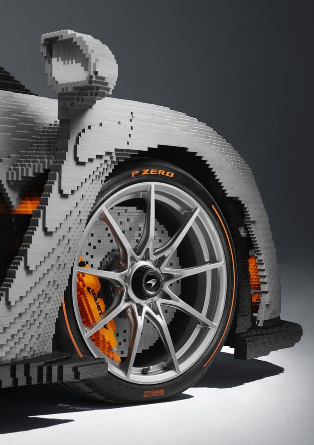 LEGO McLaren Senna_front tyre