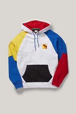 <em>De hoodie heeft echte LEGO-kleuren<\/em>