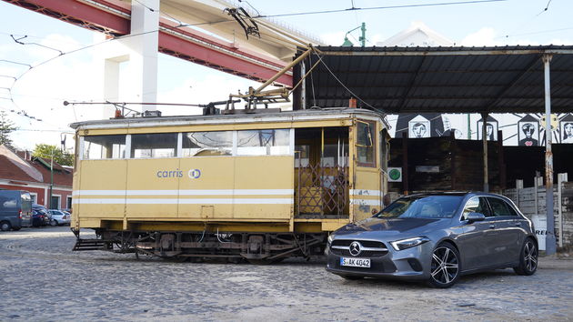 Verborgen achter een containerdorp vinden we de Mercedes A200