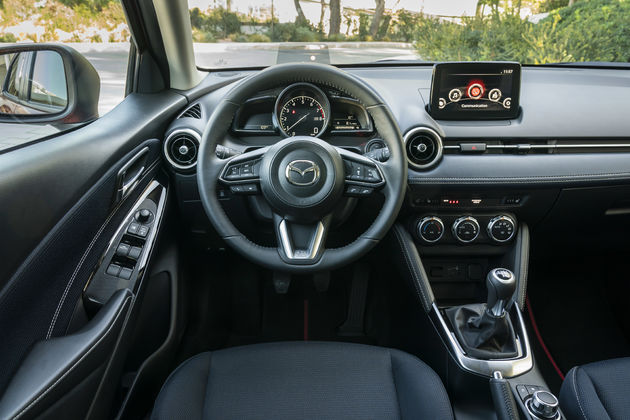 Mazda2 review interieur