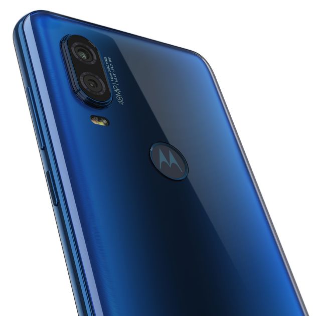 Motorola one Vision_ROW_Sapphire Gradient_Camera Detail 2