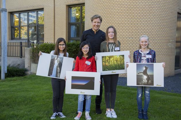 <em>v.l.n.r: Jasmijn, Josephine, Klaas van Kruistum, Dewi en Jennifer Jayne<\/em><em><\/em>