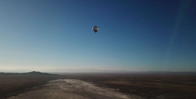 De testballon boven Californi\u00eb (Foto: NASA \/ CalTech)
