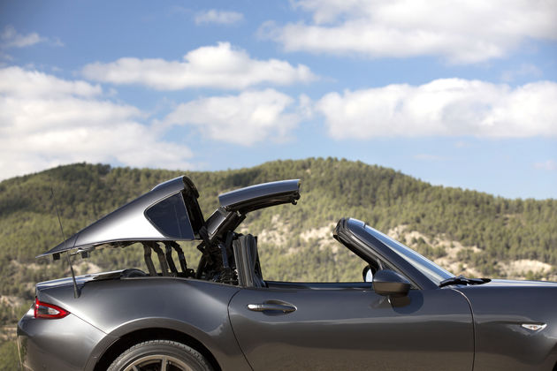 Nog steeds prachtig om te zien, de metamorfose van de Mazda MX-5 RF