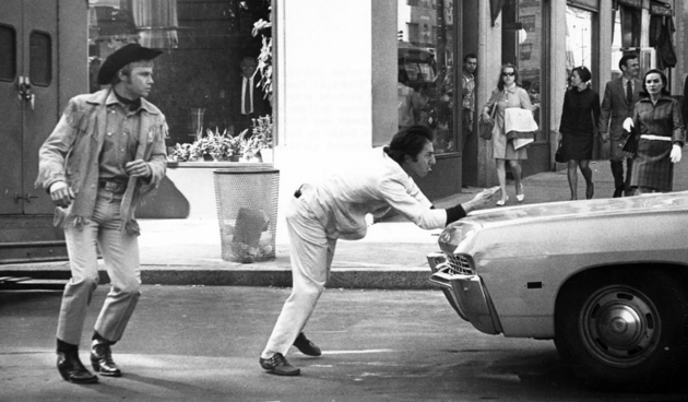 Autonoom rijden in 1969 met Dustin Hoffman en Jon Voight in Midnight Cowboy \