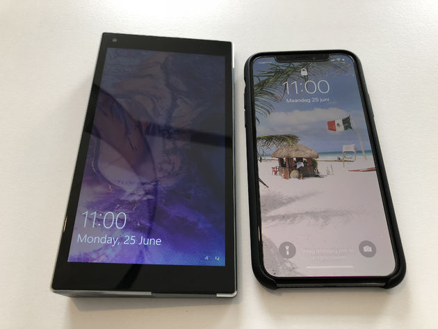 <i>Ockel Sirius A vs iPhone X.</i>