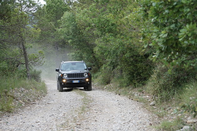 Jeep Renegade on the move