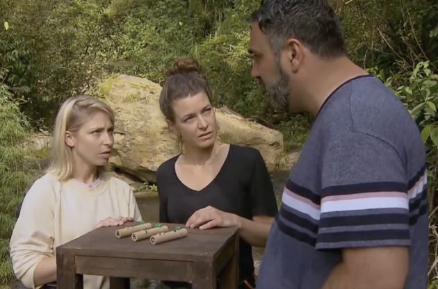 <em>De gezichten van Sarah en Merel wanneer Sinan vertelt dat hij niet gaat abseilen<\/em>