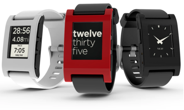 De originele smartwatch die het allemaal heeft opgestart: de Pebble e-paper watch.