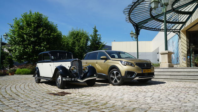 Een verrassing voor ons bij het L\u2019Aventure Peugeo, rijden met een klassiek Peugeot 601