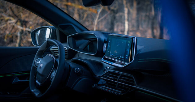 peugeot-e208-cockpit