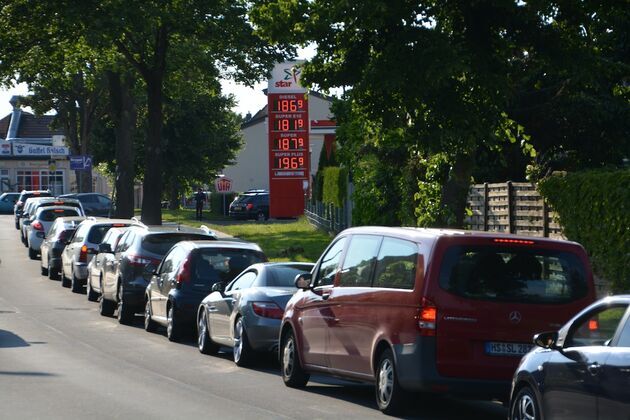 Vanaf 1 juli is tanken in Duitsland weer een heel stuk voordeliger dan bij ons.