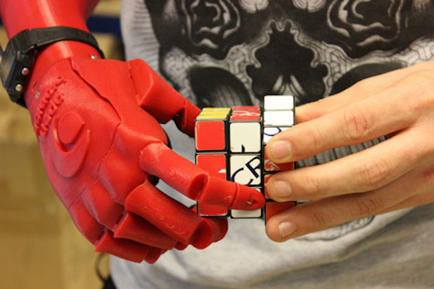 De prijswinnende robothand van Open Bionics