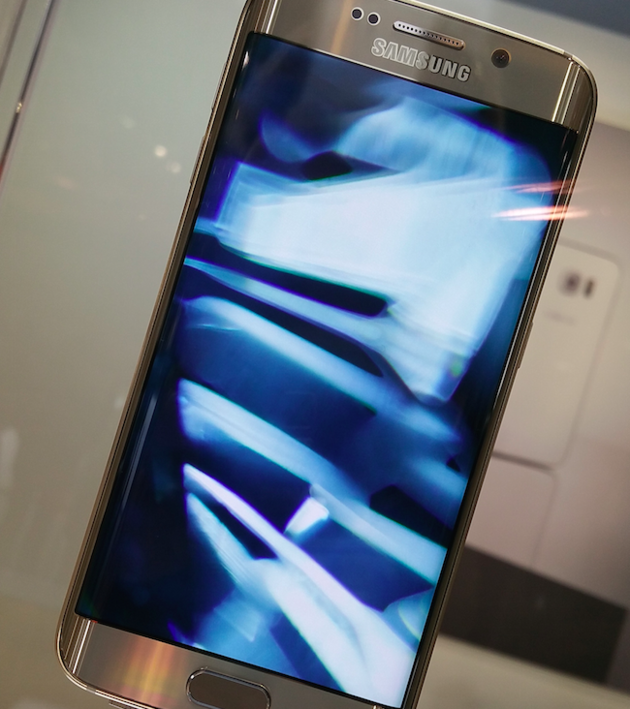 De Samsung Galaxy S6 edge, in werkelijkheid nog mooier