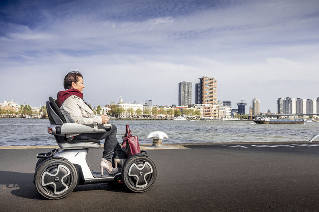 Scoozy: scootmobiel met vierwielaandrijving