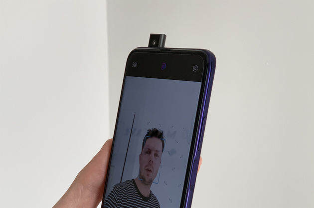 <i>De selfie pop-up camera</i>