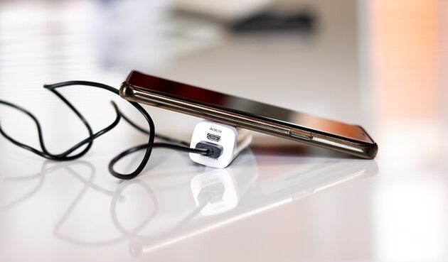 smartphone-opladen.jpeg