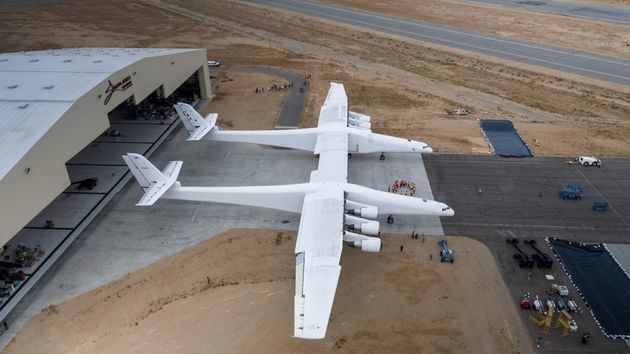 stratolaunch-largest-plane-12