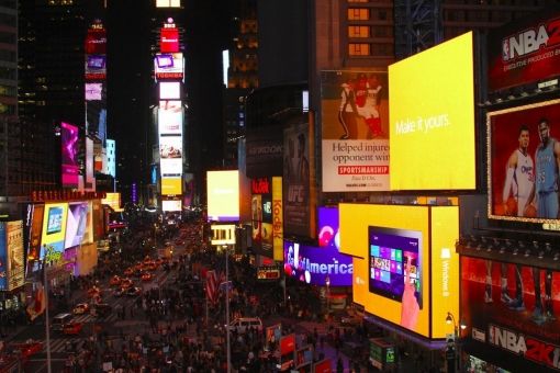 times-square-reimagined-by-windows-8-2.jpg