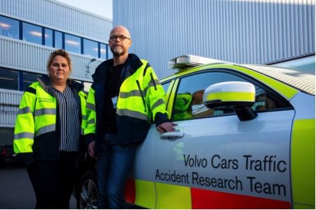 <i>Anna en H\u00e5kan van het Volvo Accident Research Team in Zweden. </i>
