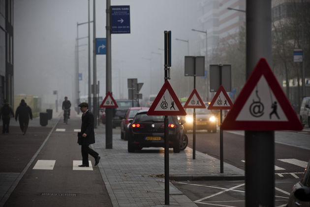 waarschuwingsborden-voor-fraude-met-inte.jpg