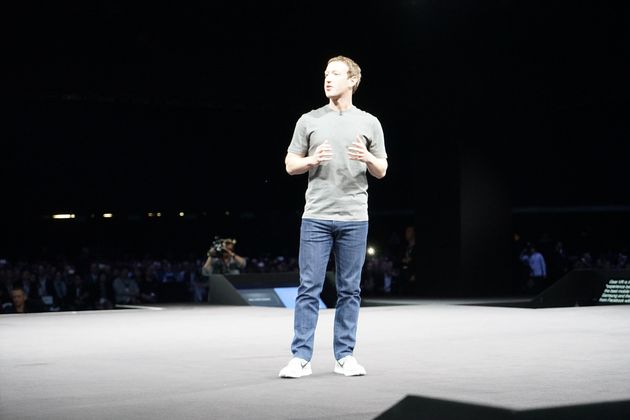 Mark Zuckerberg tijdens de Samsung persconferentie